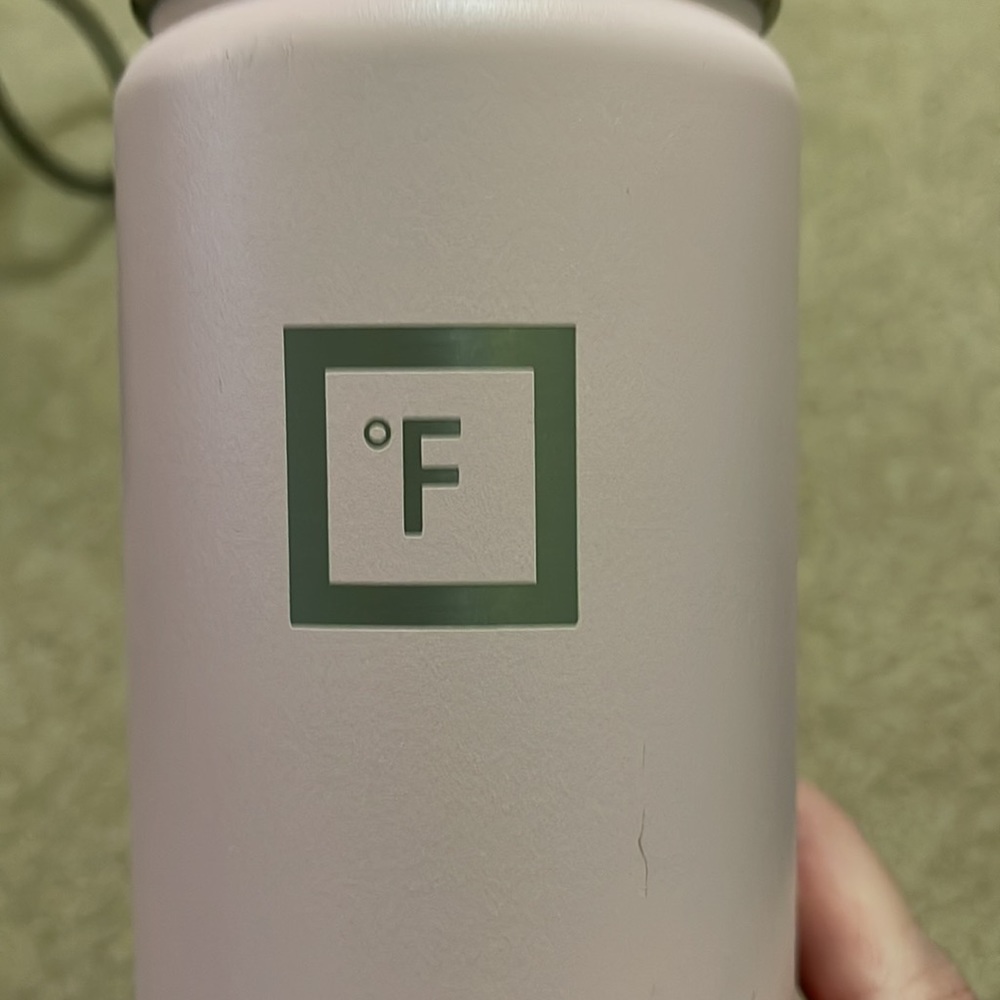 22oz Iron Flask insulated water bottle. Rose color. EUC - Picture 5 of 9
